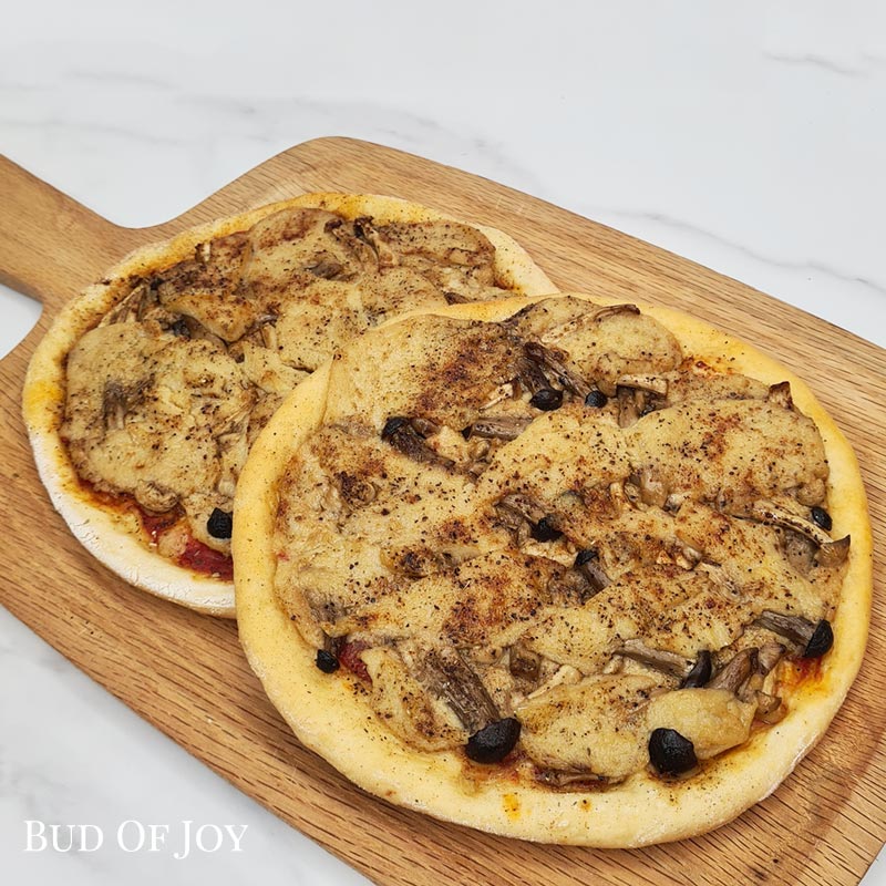 Organic Vegan Mushroom Sourdough Pizza (2pc 6 inch)