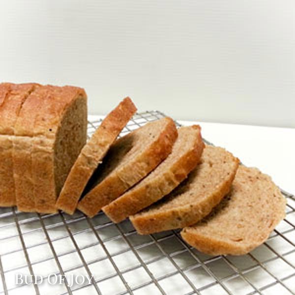 Organic 100% Wholemeal Bread (Chia Seed)